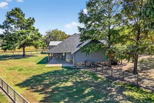 357 Pear Tree Ln, Collinsville, TX 76233 - Photo 2