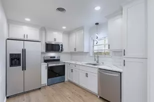 1409 Autumn Leaves Trail, Dallas, TX 75241 - Photo 4