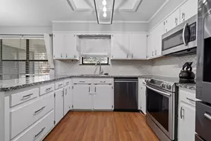 2112 Ramada Dr, Waco, TX 76712 - Photo 6