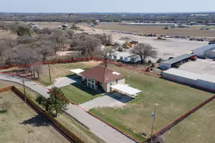 753 Olive Branch Rd, Brock, TX 76087 - Photo 2