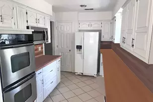 1321 Fairway Dr, Graham, TX 76450 - Photo 8