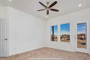 5661 Woodlands Dr, The Colony, TX 75056 - Photo 16