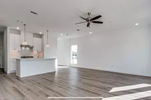 5661 Woodlands Dr, The Colony, TX 75056 - Photo 8