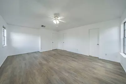 2321 Warwick Avenue, Grand Prairie, TX 75052 - Photo 14