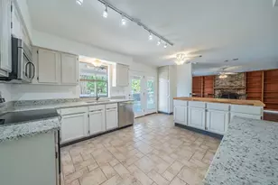 2321 Warwick Ave, Grand Prairie, TX 75052 - Photo 10