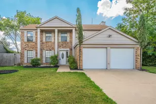 2321 Warwick Ave, Grand Prairie, TX 75052 - Photo 2