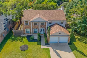 2321 Warwick Ave, Grand Prairie, TX 75052 - Photo 2