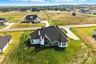 459 Red Bird Dr, Springtown, TX 76082 - Photo 38