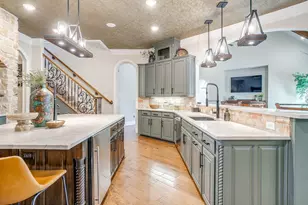 155 Country Vista Cir, Burleson, TX 76028 - Photo 10