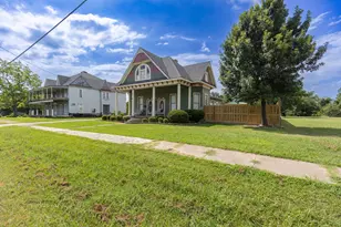 404 E Main St, Ladonia, TX 75449 - Photo 4