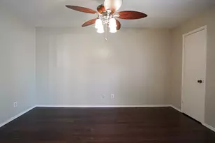 2505 Wedglea Dr, Dallas, TX 75211 - Photo 12