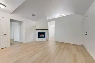 1104 Oaktree St, Denton, TX 76209 - Photo 4