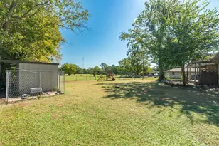 4137 Fm 1568, Campbell, TX 75422 - Photo 32