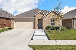 2818 Moccasin Ln, Aubrey, TX 76227 - Photo 1