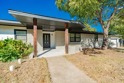 805 9th Street, Grand Prairie, TX 75050 - Photo 2