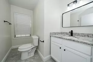 805 9th St, Grand Prairie, TX 75050 - Photo 20