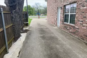 514 E Brockett St, Sherman, TX 75090 - Photo 14