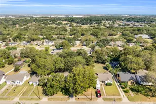 1033 E Elm St, Hillsboro, TX 76645 - Photo 26