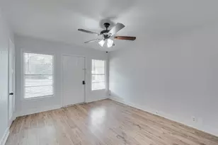 1033 E Elm St, Hillsboro, TX 76645 - Photo 8