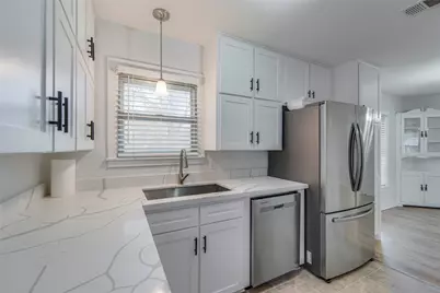 1033 E Elm Street, Hillsboro, TX 76645 - Photo 16