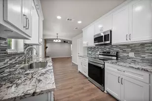 2700 Shady Grove Dr, Bedford, TX 76021 - Photo 6