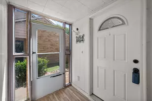 621 Stonehenge Dr, Grand Prairie, TX 75052 - Photo 18