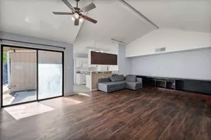 621 Stonehenge Dr, Grand Prairie, TX 75052 - Photo 4