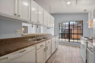 621 Stonehenge Dr, Grand Prairie, TX 75052 - Photo 30