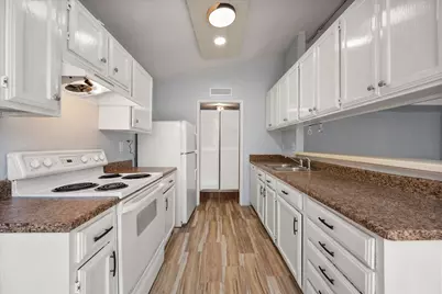 621 Stonehenge Drive, Grand Prairie, TX 75052 - Photo 20