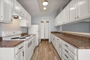 621 Stonehenge Dr, Grand Prairie, TX 75052 - Photo 20