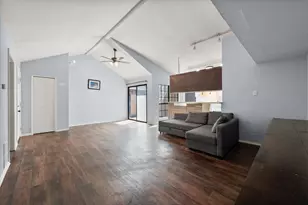 621 Stonehenge Dr, Grand Prairie, TX 75052 - Photo 4