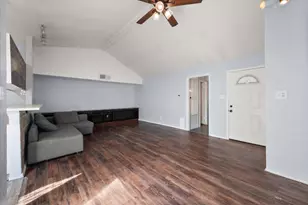 621 Stonehenge Dr, Grand Prairie, TX 75052 - Photo 22