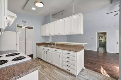 621 Stonehenge Drive, Grand Prairie, TX 75052 - Photo 26