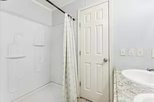 107 Hidden View Ct, Springtown, TX 76082 - Photo 14