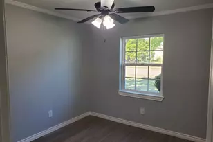 206 Springbranch Dr, Garland, TX 75043 - Photo 8