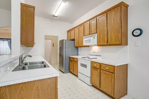 2742 Lakeside Dr, Burleson, TX 76028 - Photo 6