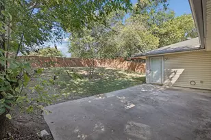 1113 2nd St, Grand Prairie, TX 75051 - Photo 30