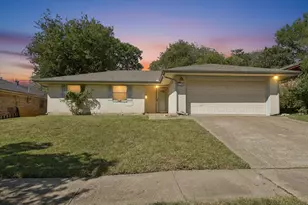 1113 2nd St, Grand Prairie, TX 75051 - Photo 2
