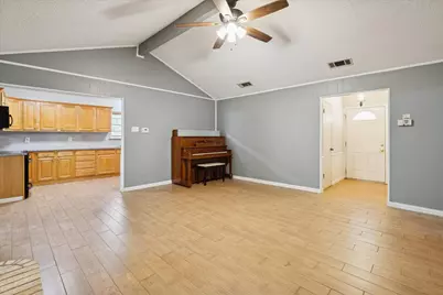 1113 2nd Street, Grand Prairie, TX 75051 - Photo 6