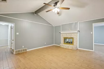 1113 2nd Street, Grand Prairie, TX 75051 - Photo 4