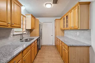 1113 2nd St, Grand Prairie, TX 75051 - Photo 8