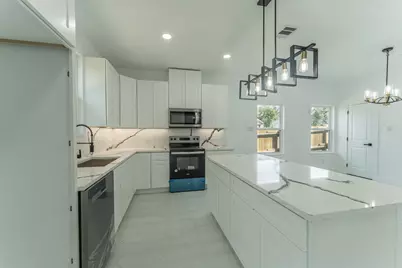 212 Beckham Street W, Sulphur Springs, TX 75482 - Photo 4