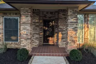 3 Valley Wood Ct, Trophy Club, TX 76262 - Photo 2