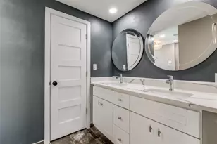 9405 Rocky Branch Dr, Dallas, TX 75243 - Photo 22