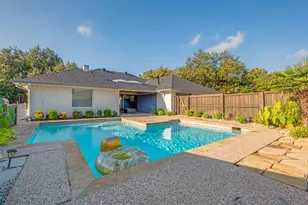 9405 Rocky Branch Dr, Dallas, TX 75243 - Photo 36