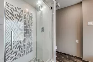 9405 Rocky Branch Dr, Dallas, TX 75243 - Photo 24