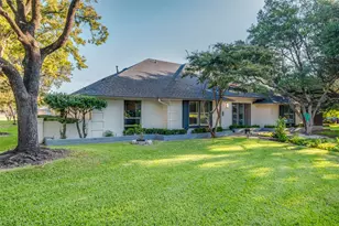 9405 Rocky Branch Dr, Dallas, TX 75243 - Photo 2