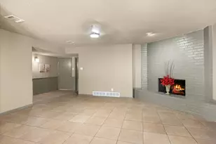 615 Whisper View Cir, Granbury, TX 76049 - Photo 2