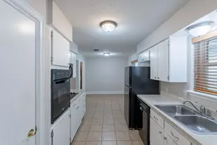 1011 John Reagan St, Benbrook, TX 76126 - Photo 12