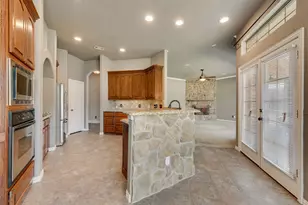 132 Silver Rose Blvd, Burleson, TX 76028 - Photo 10